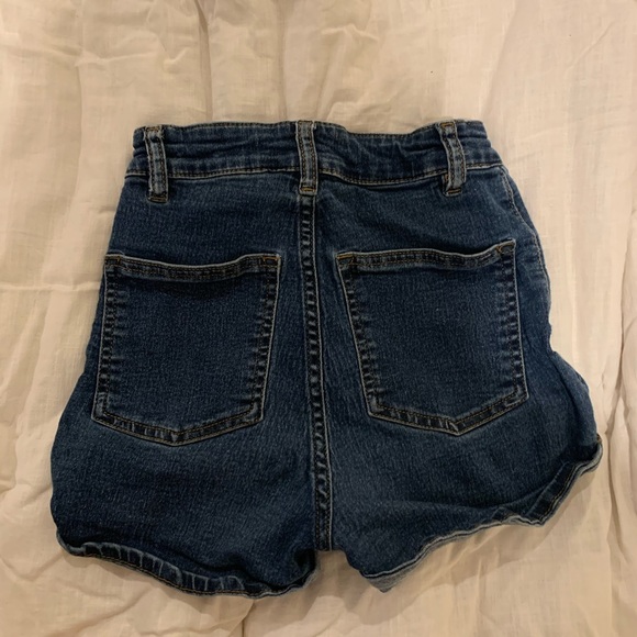 H&M Jean shorts - Picture 2 of 2
